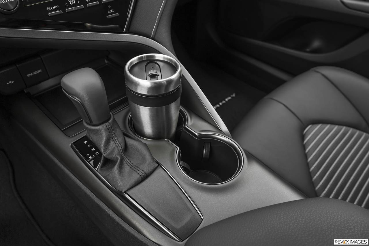 2021_toyota_camry_sedan_se_ch1_evox_1_1280x855